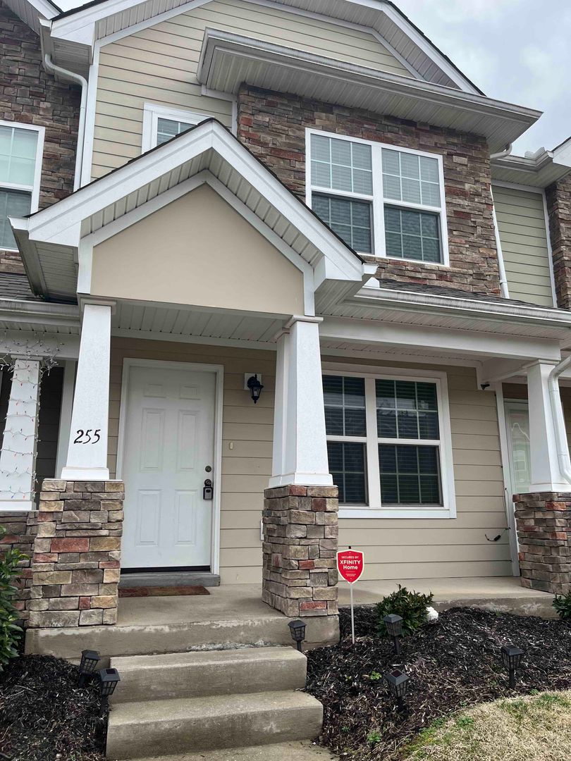 Goodlettsville House: 255 Cobblestone Pl Dr