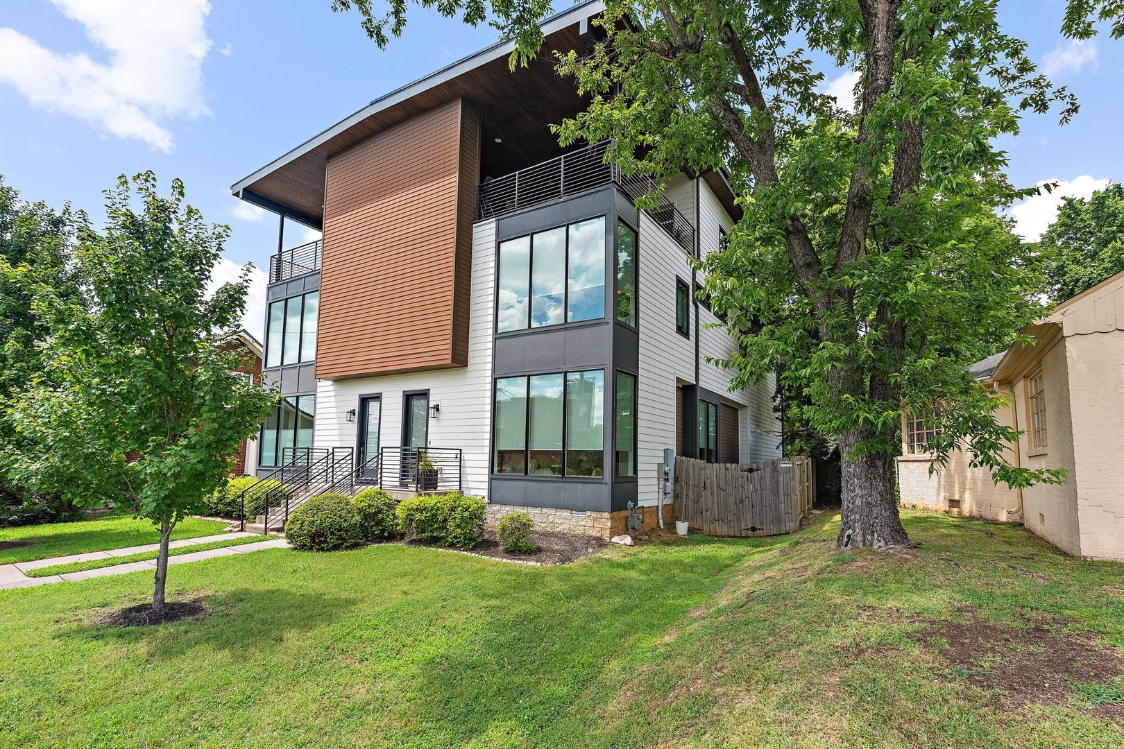 Nashville House: 1504 Edgehill Avenue