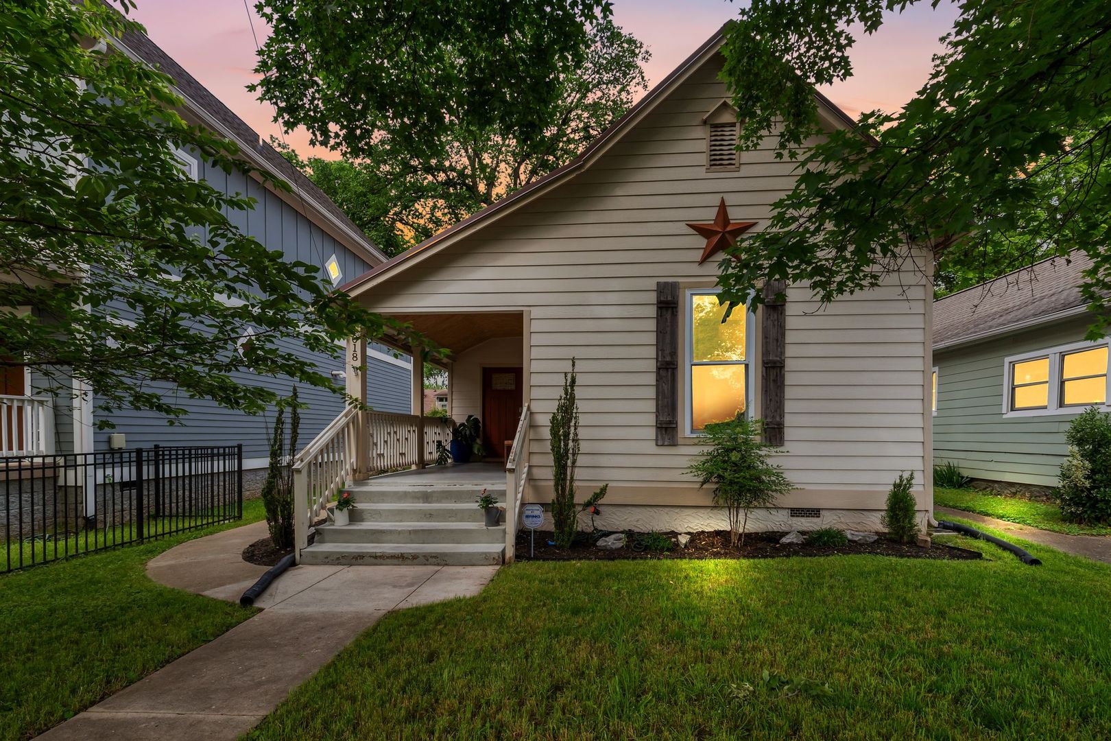 Nashville House: 1018 North 6th St