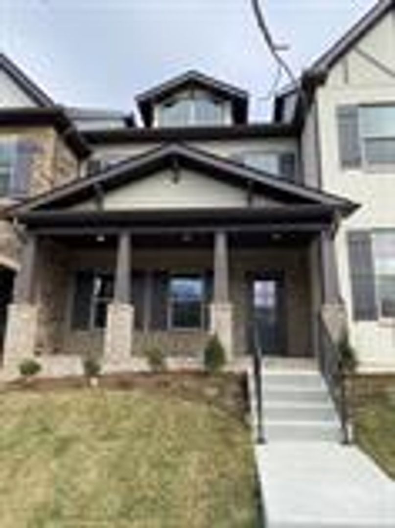 Gallatin House: 247 Claremont Court