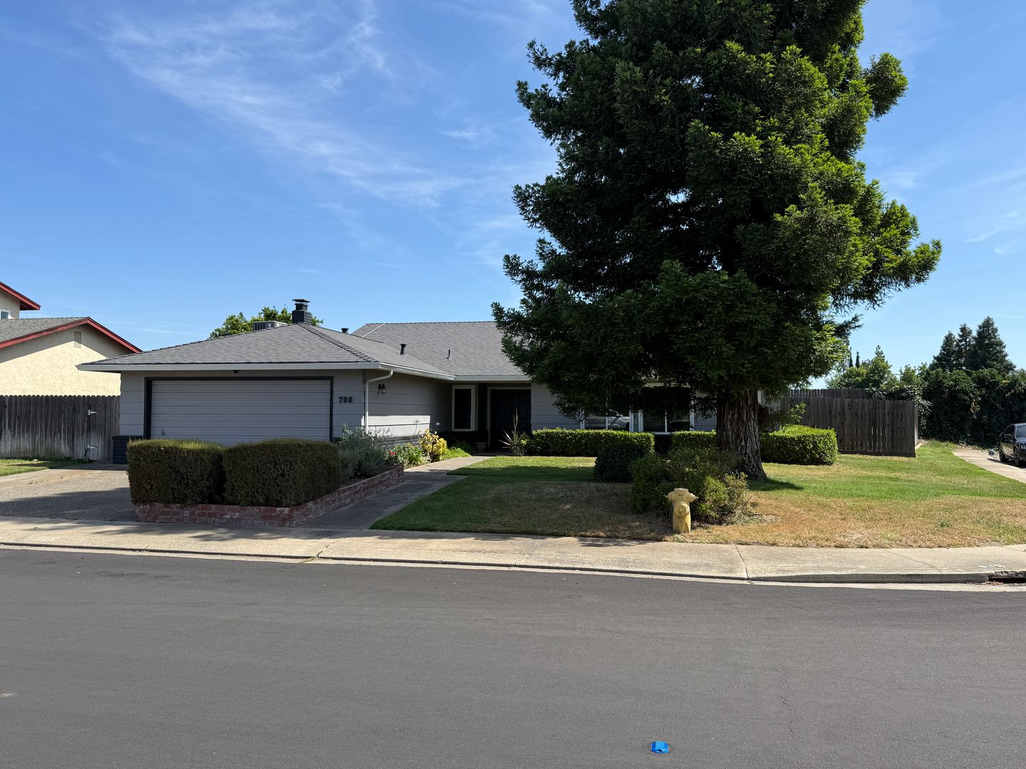 Manteca House: 708 Meadow Way