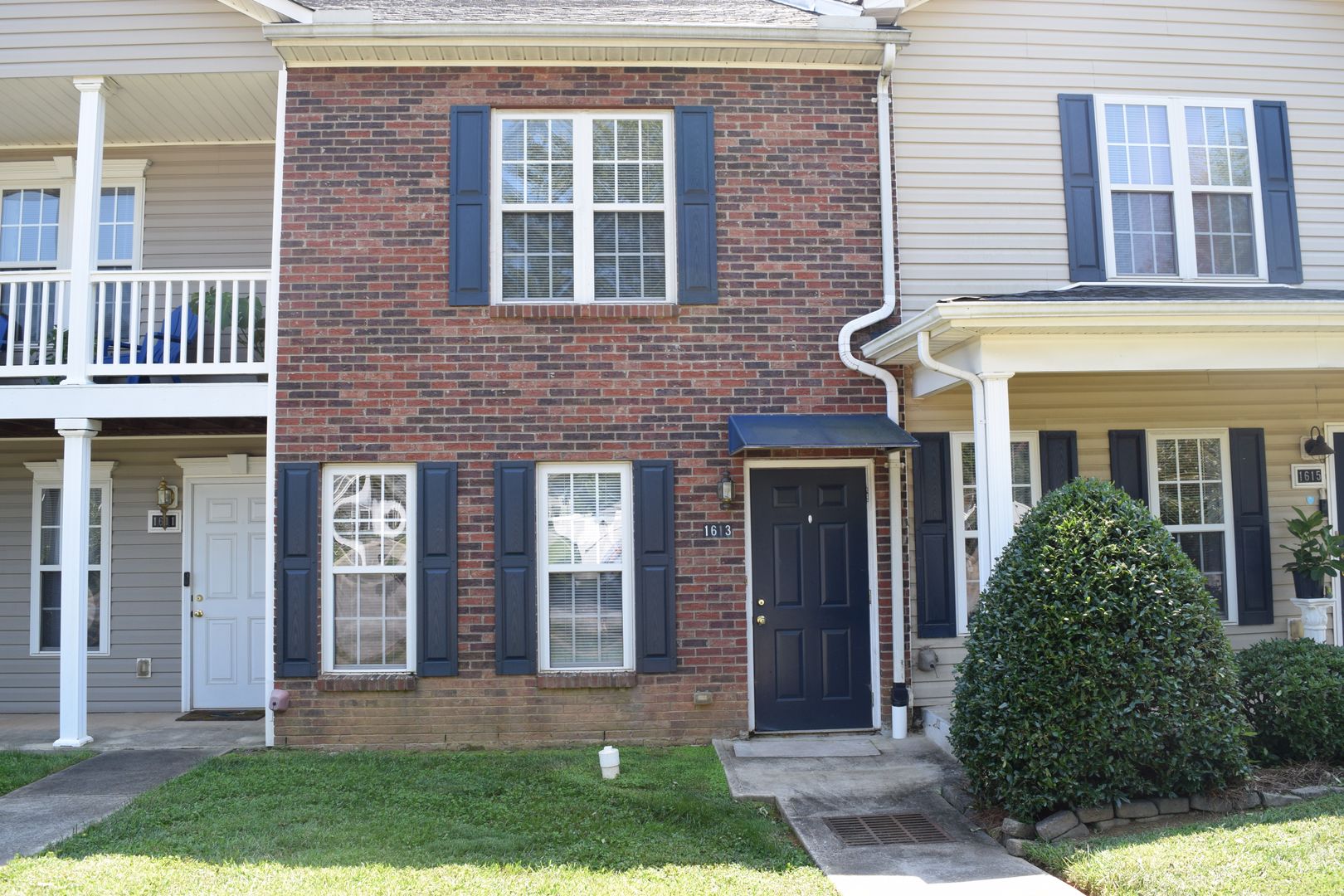 Hickory House: 1613 Oak Leaf Dr NW