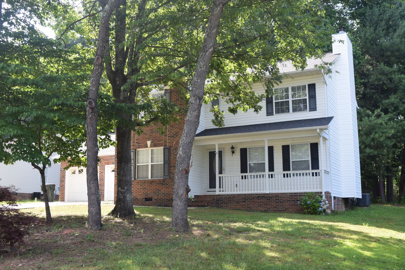 Hickory House: 2532 23rd St Dr NE