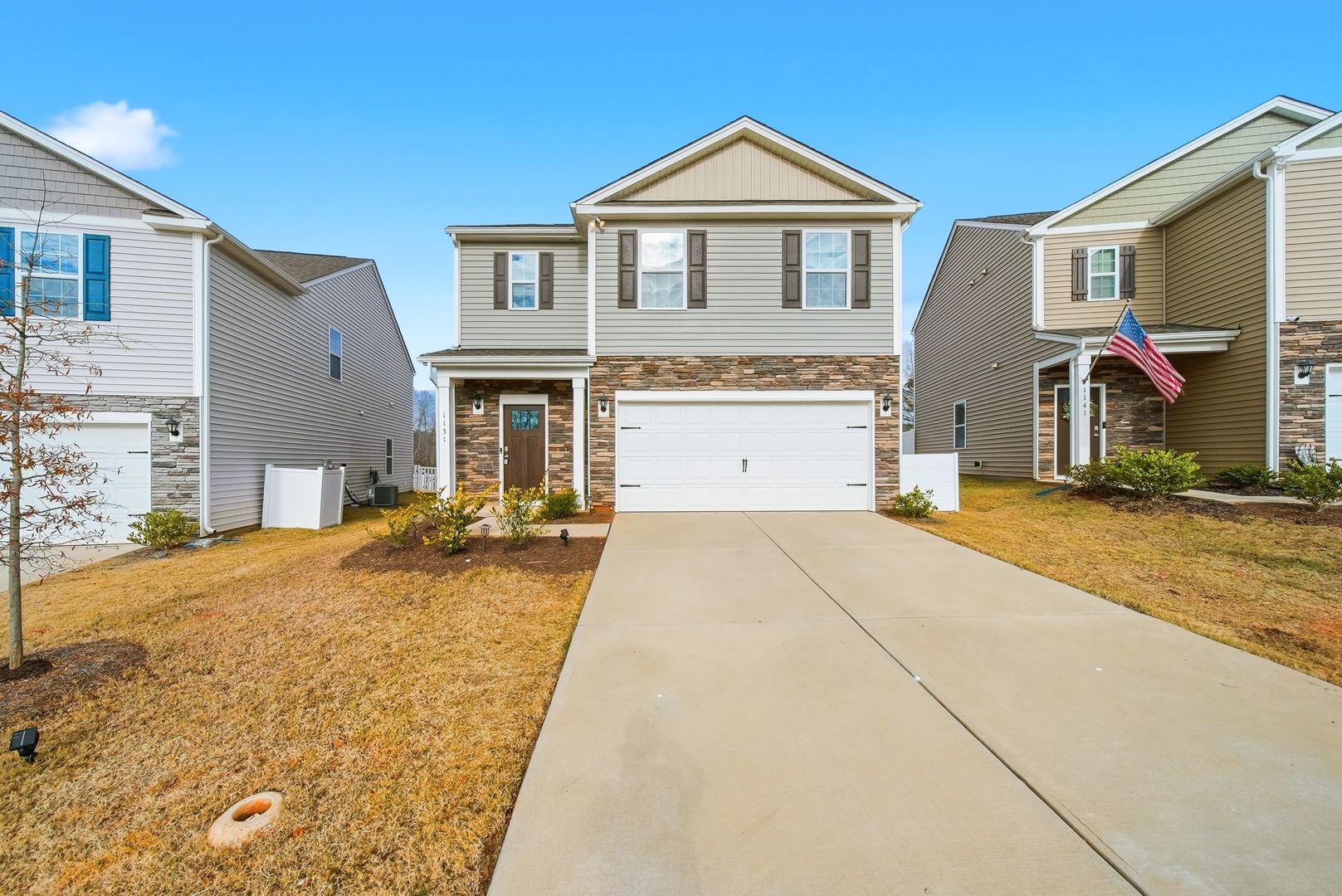 Hickory House: 1131 37th AVE LN NE