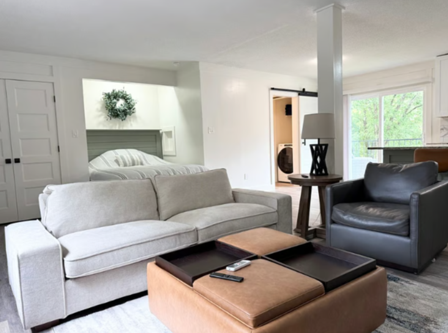 Hickory Apartment: 230 13th Ave Pl NW