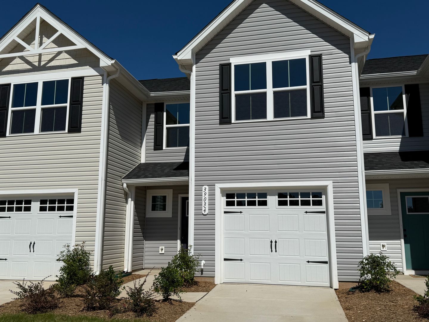 Hickory House: 3903 15th Street DR NE