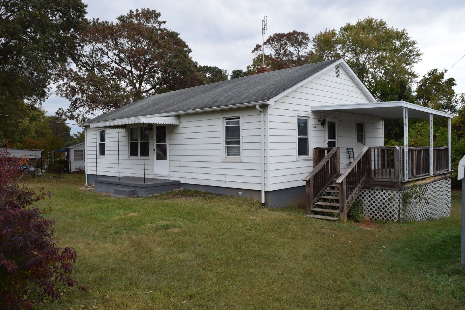 Hickory House: 1161 30th St SW