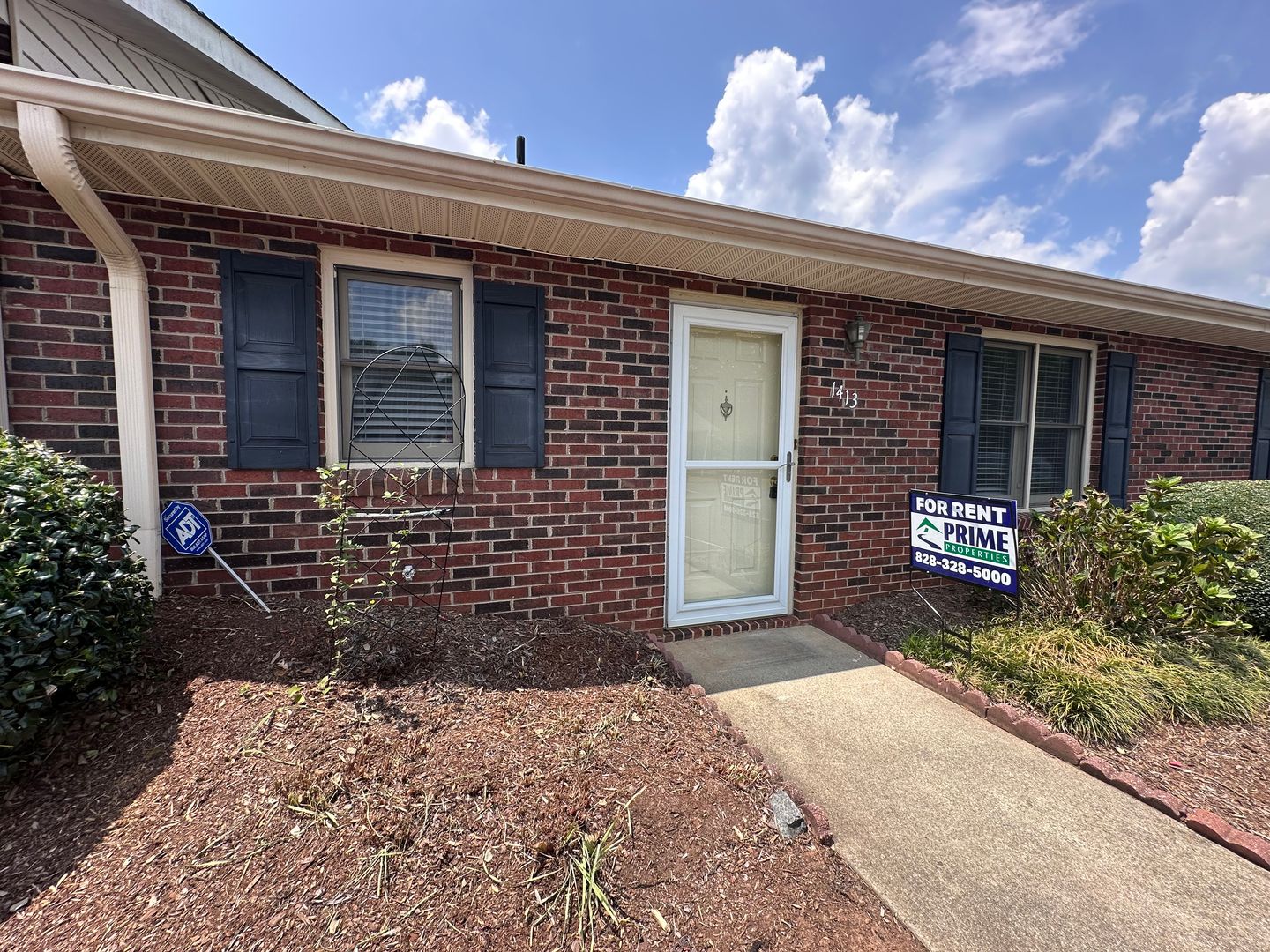 Hickory Condo: 1413 19th AVE NE