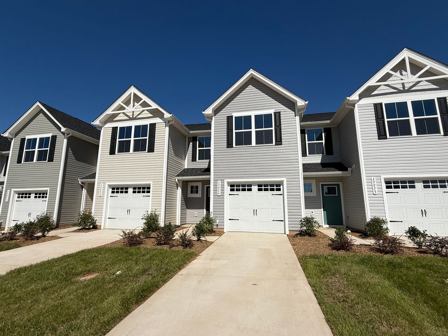 Hickory House: 1529 39th AVE LP NE