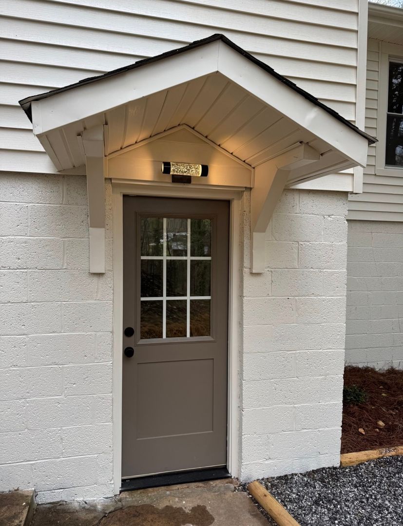 Morganton Apartment: 250 N Anderson St