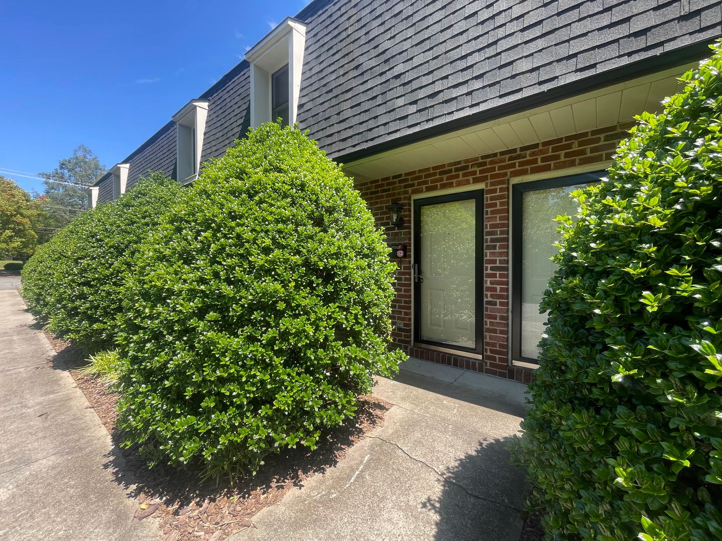 Hickory House: 345 8th Ave Dr NW