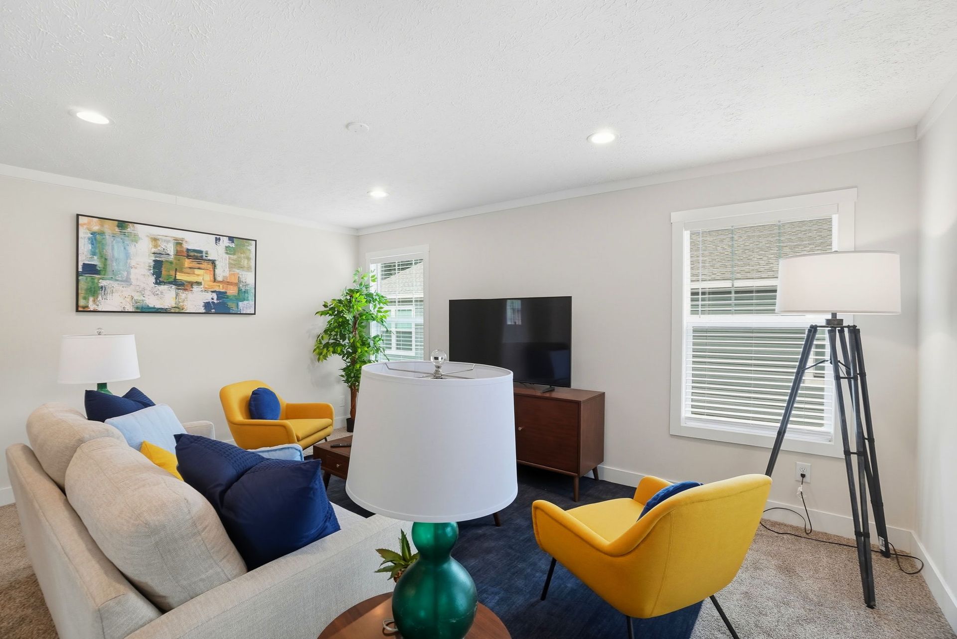 Hickory Apartment: 2102 24th St NE