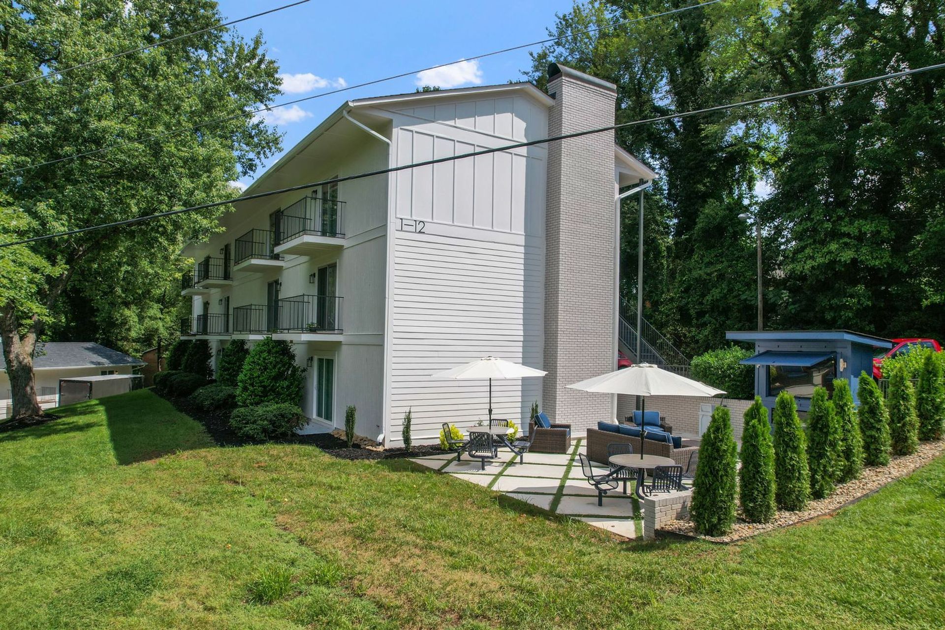 Hickory Apartment: 230 13th Ave Pl NW