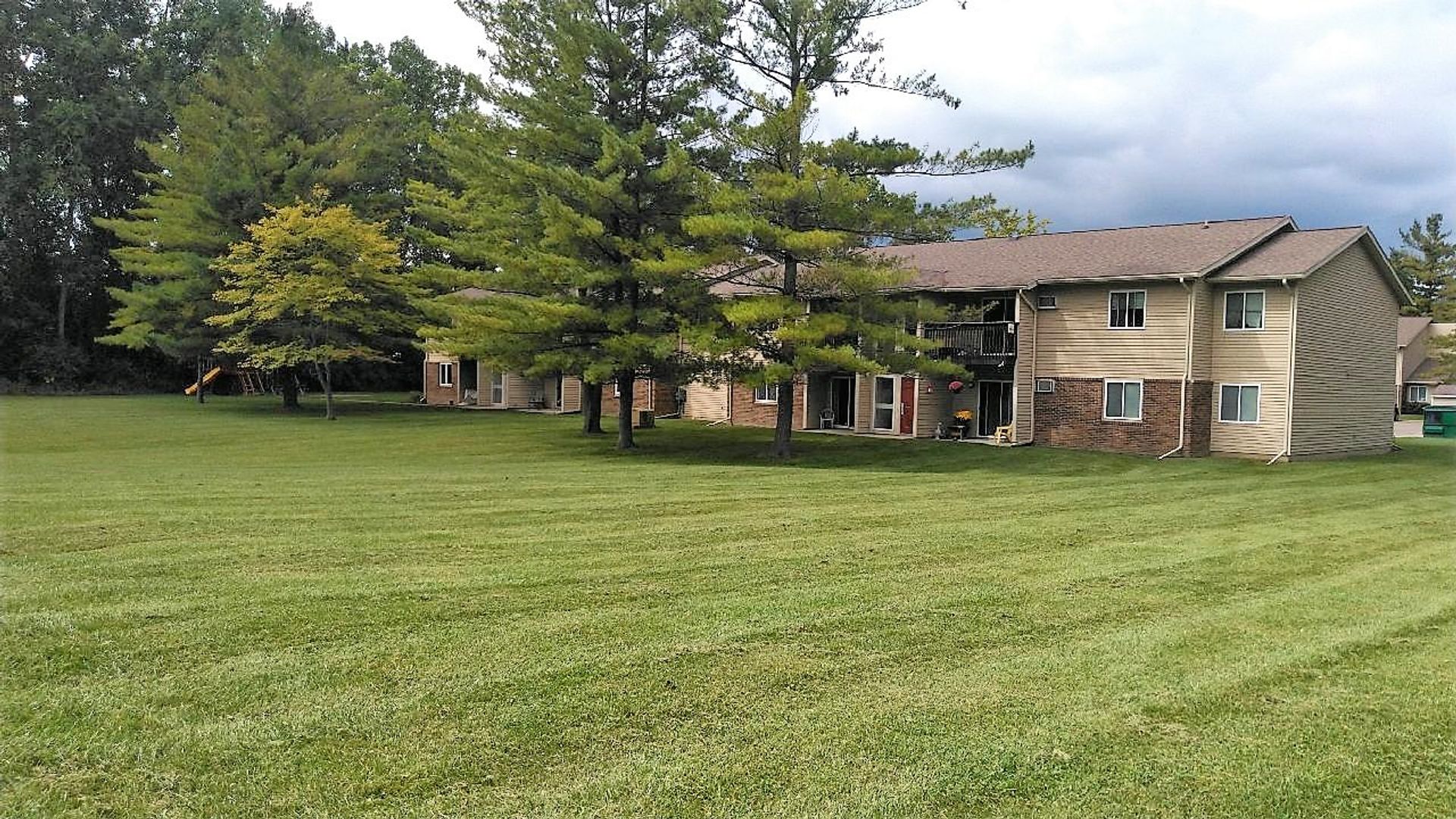 Alma Apartment: 240 Windsor St