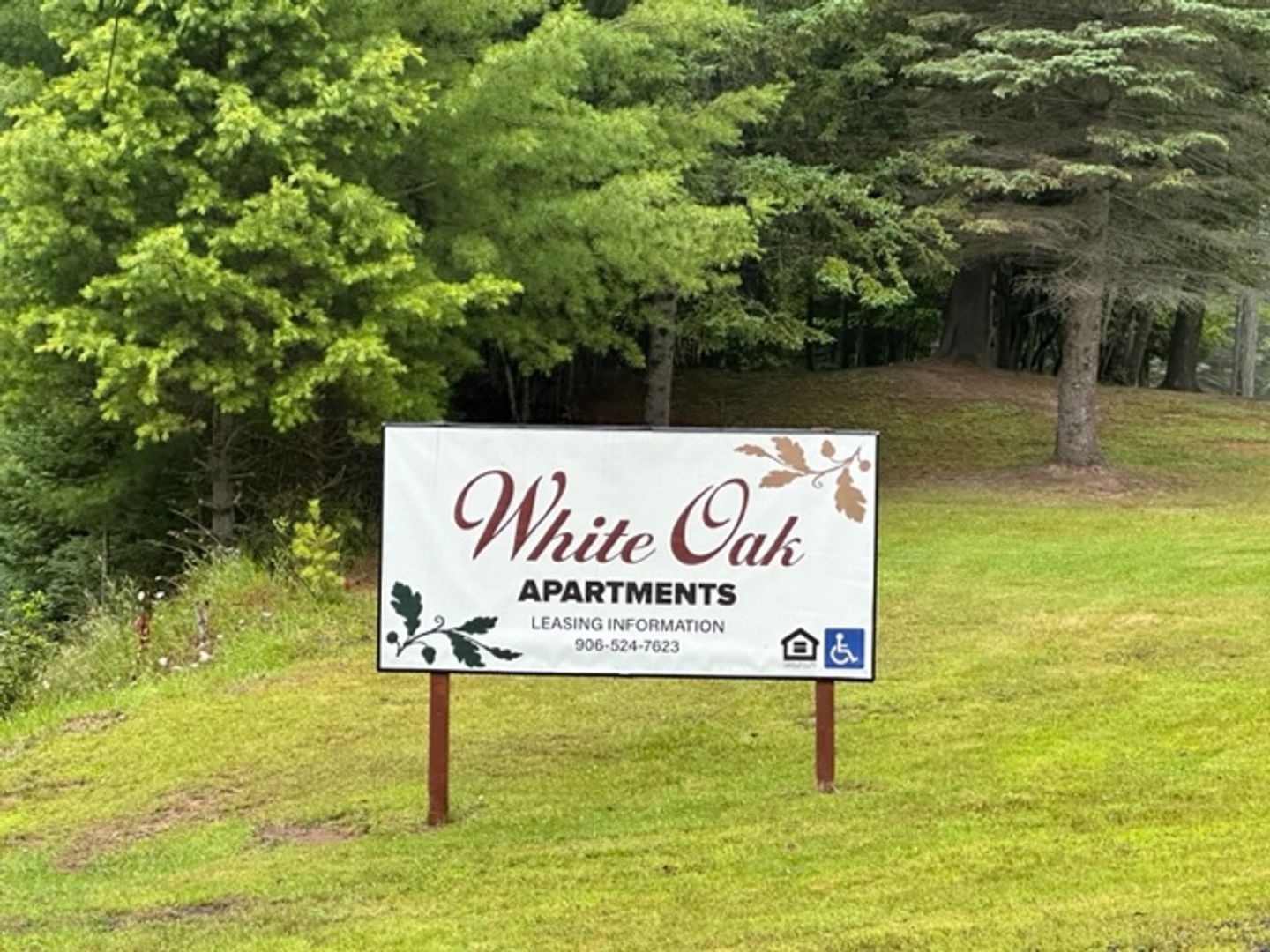 L'Anse Apartment: 210 E River St