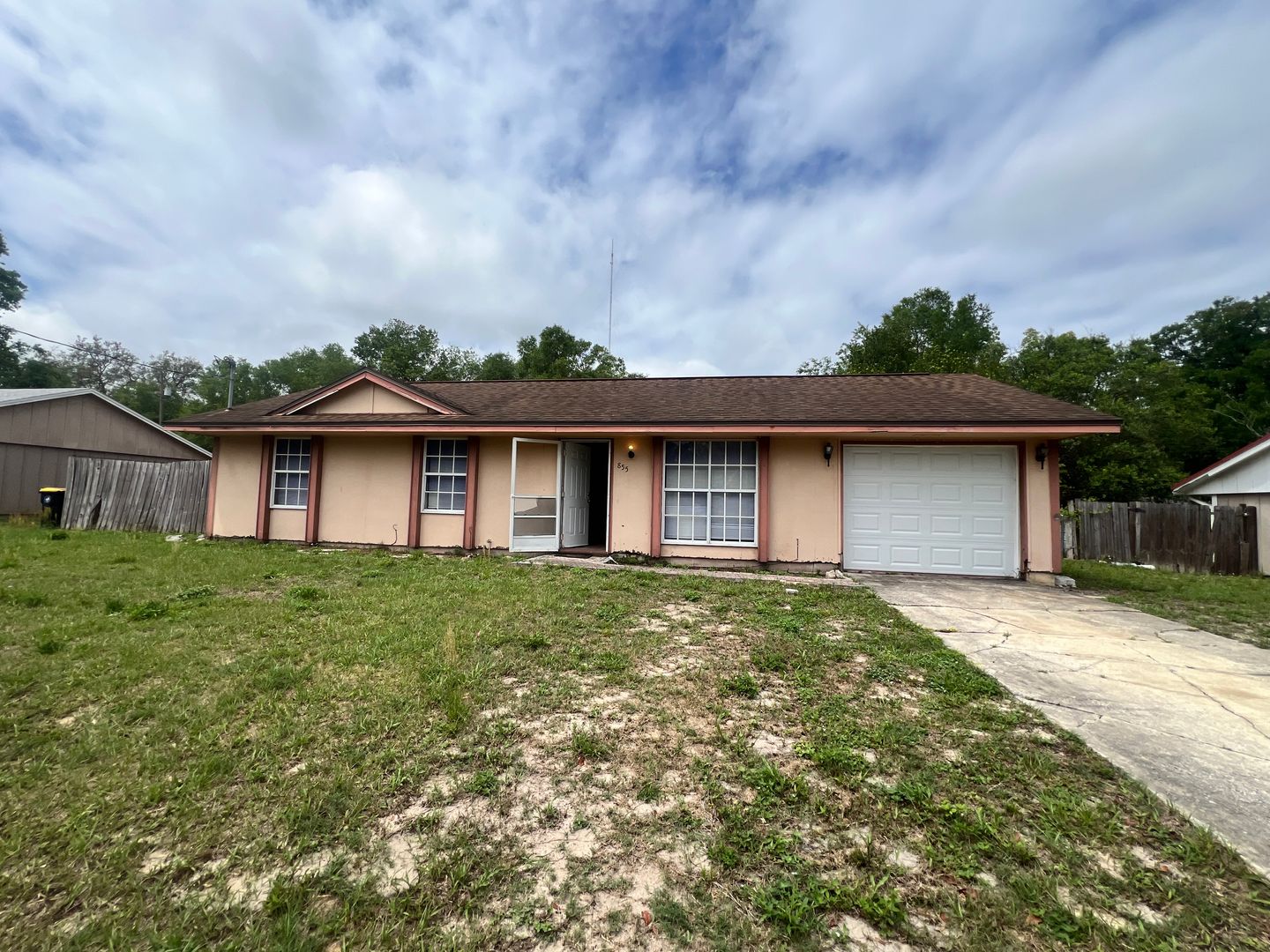 Orange City House: 855 3rd Street