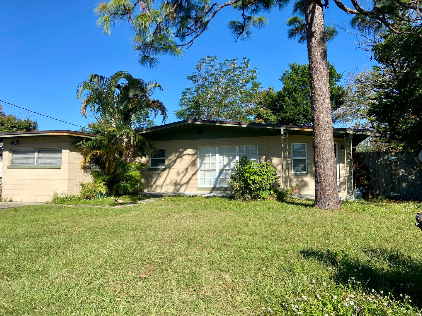 Orlando House: 5921 Avery Street