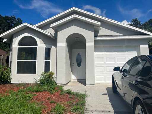 3 Bed / 2 Bath in Sanford For Rent – photo 1