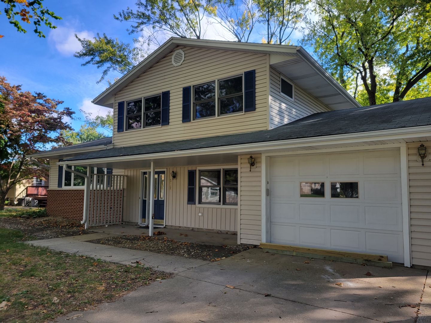 St Joseph House: 512 N 5th St