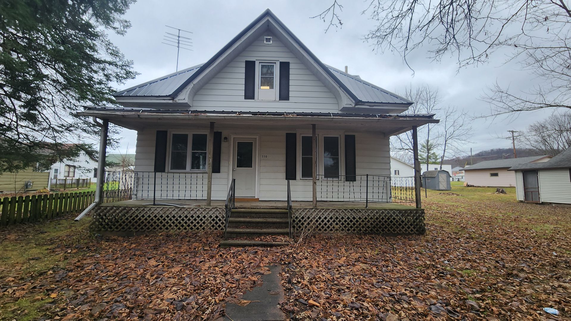 Lafarge House: 110 E Snow St