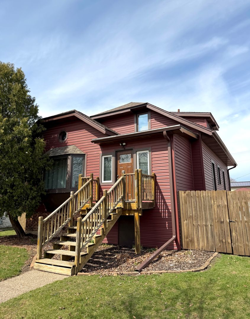 Tomah House: 418 E Monowau St