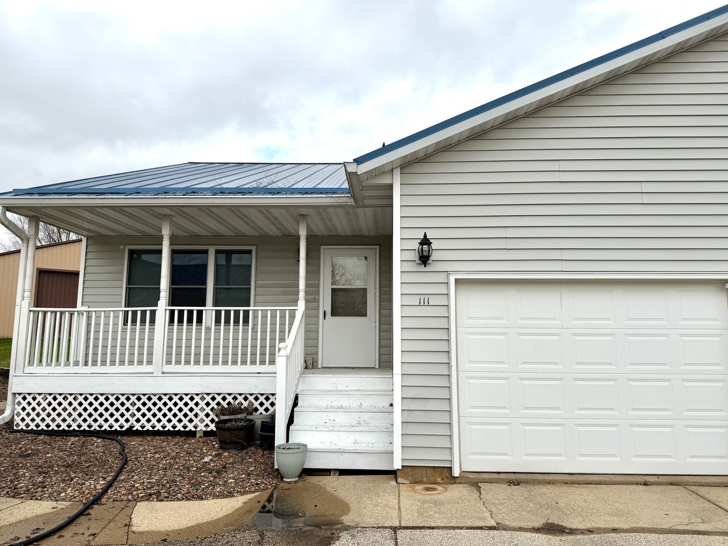 Westby Apartment: 111 Hegge St