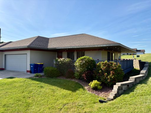 3 Bed, 2 Bath Duplex in Hillsboro