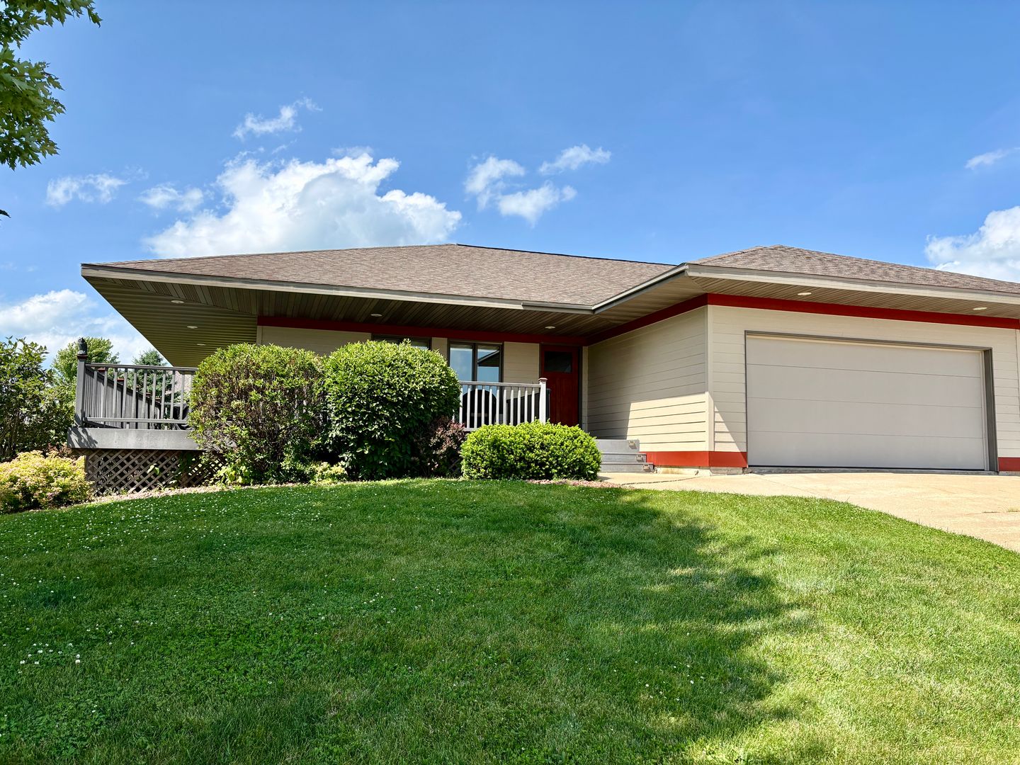 Hillsboro House: 1210 Knower Ave