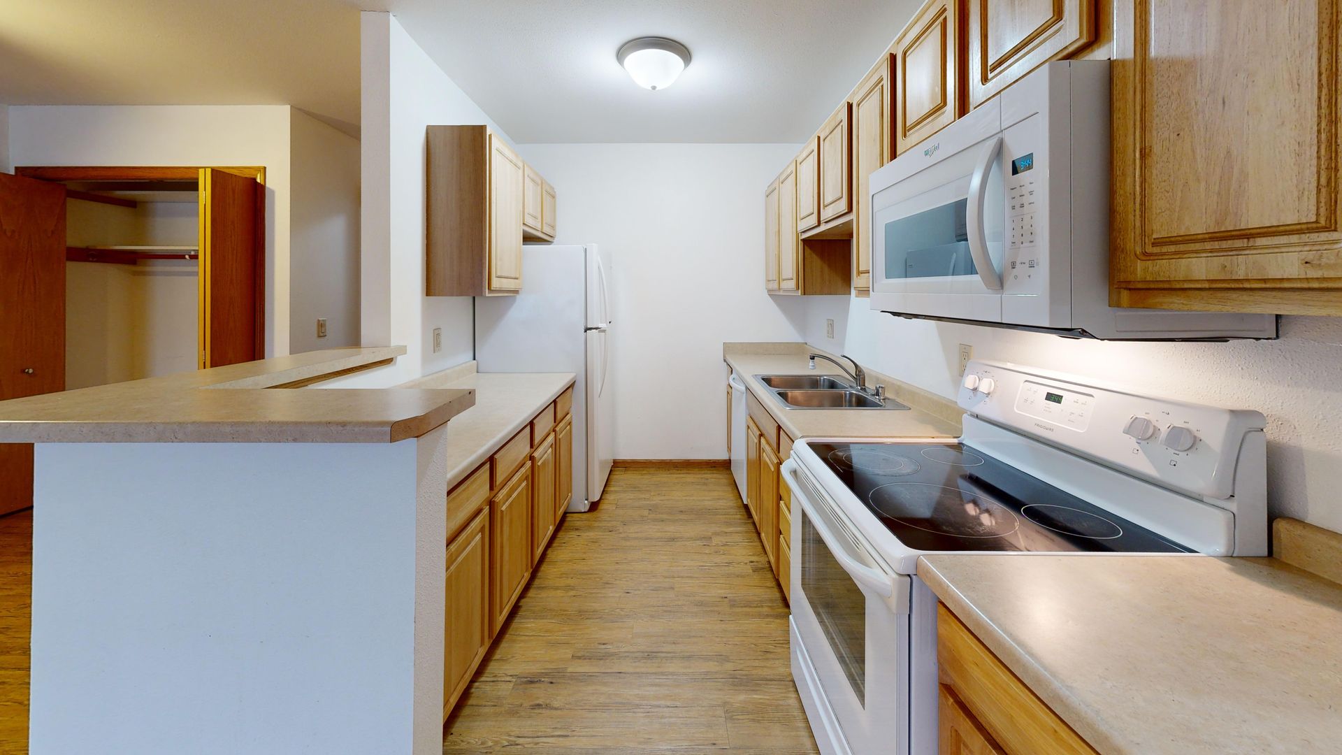 La Farge Apartment: 106 N Silver St
