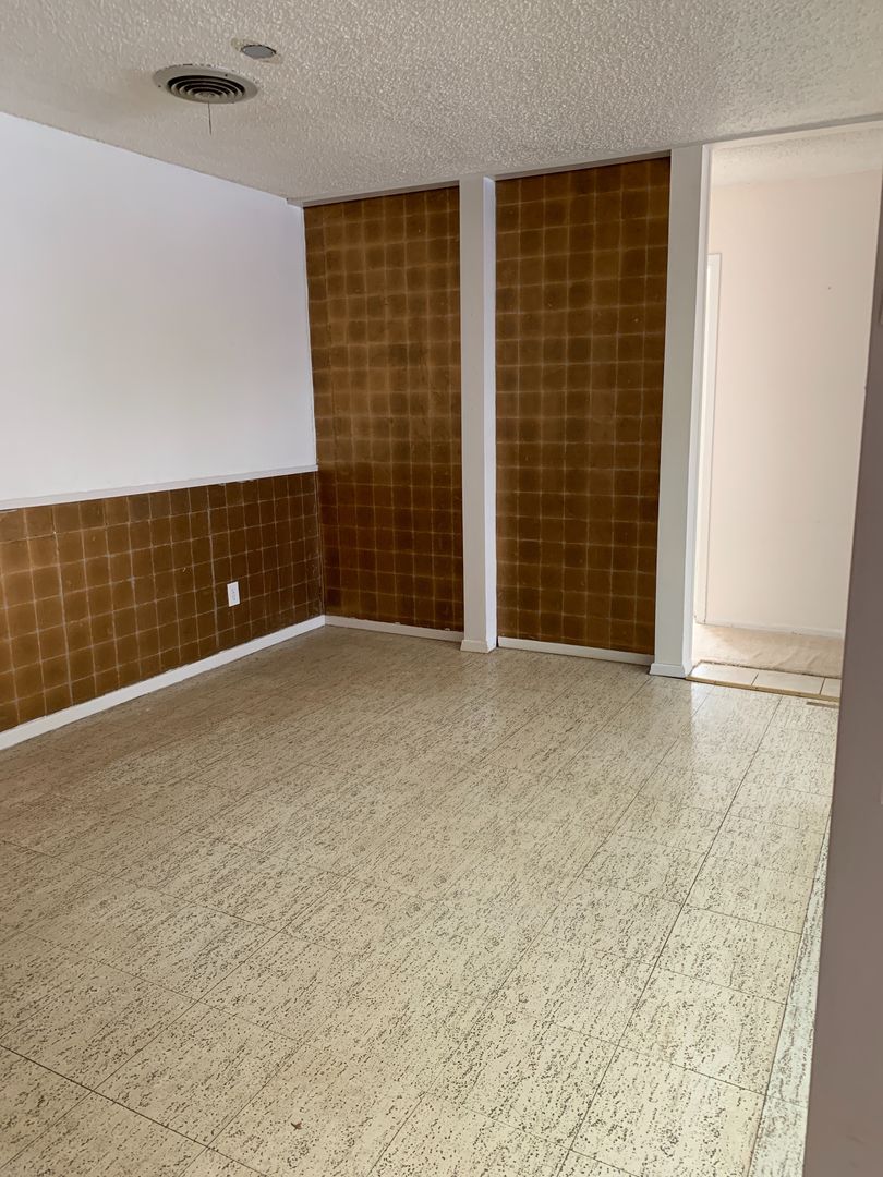 Clovis House: 1640 Courtland Cir