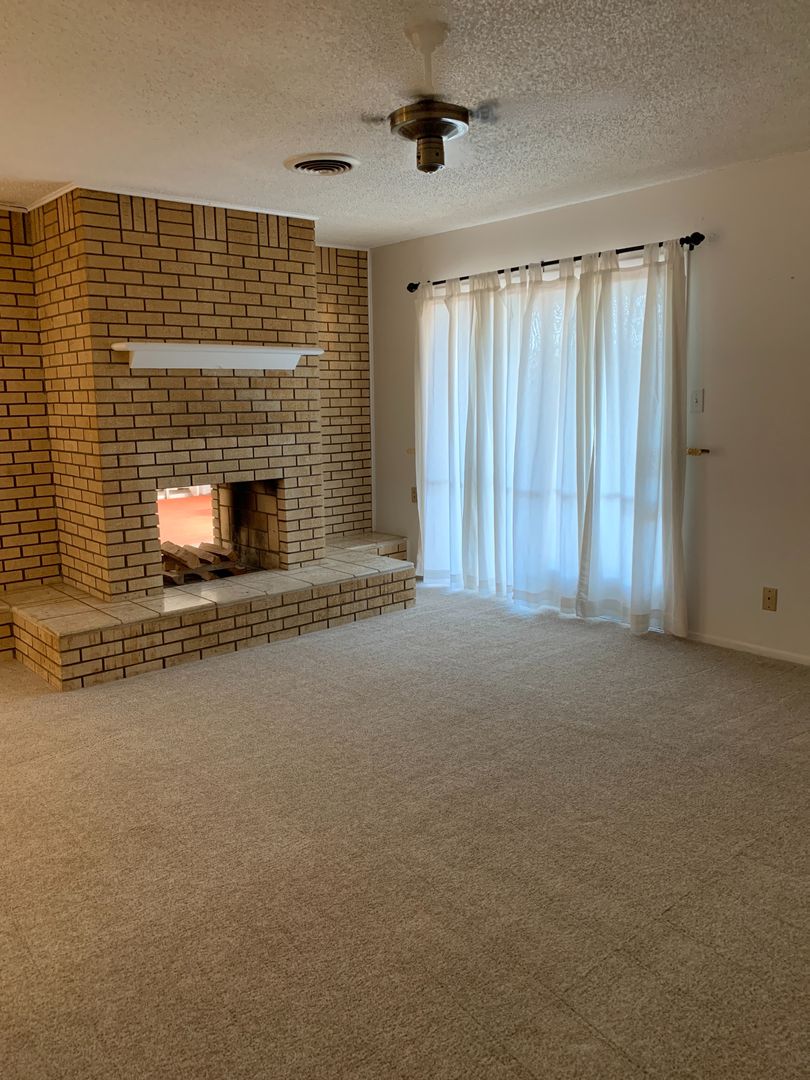 Clovis House: 1640 Courtland Cir