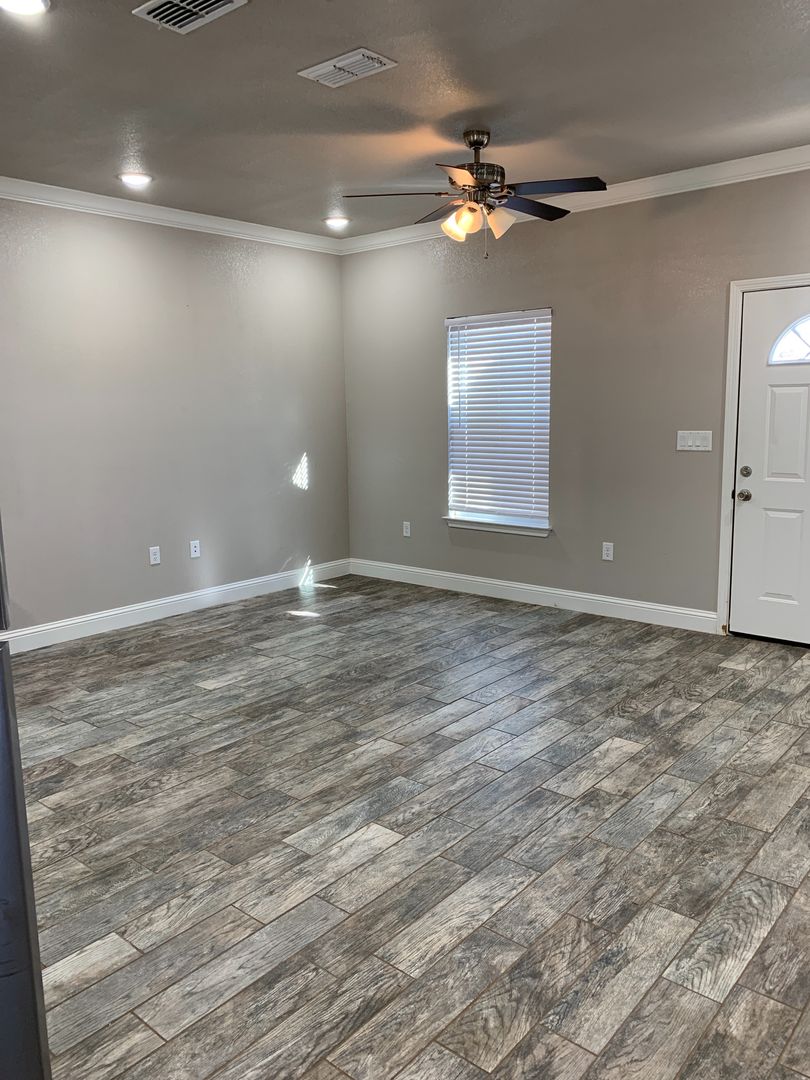 Clovis House: 2408 E 14th - 4