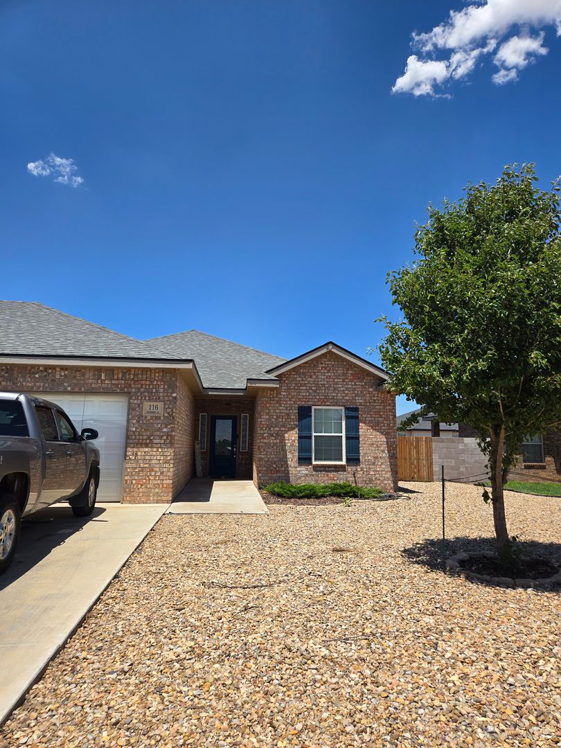 Clovis House: 116 Nonpareil Lane
