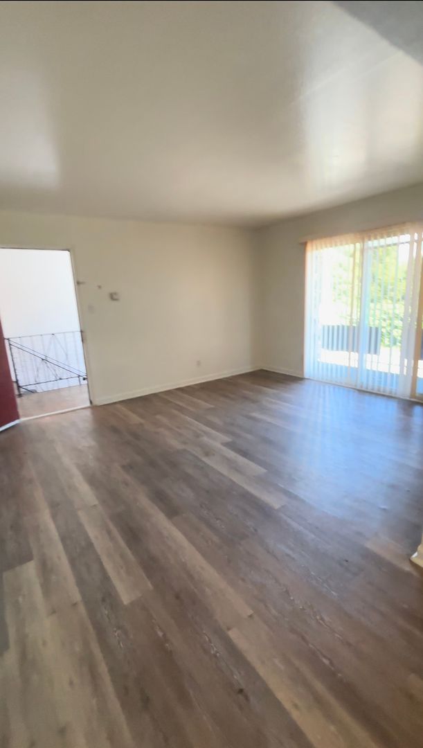 Oakland Apartment: 1285 MacArthur Blvd.