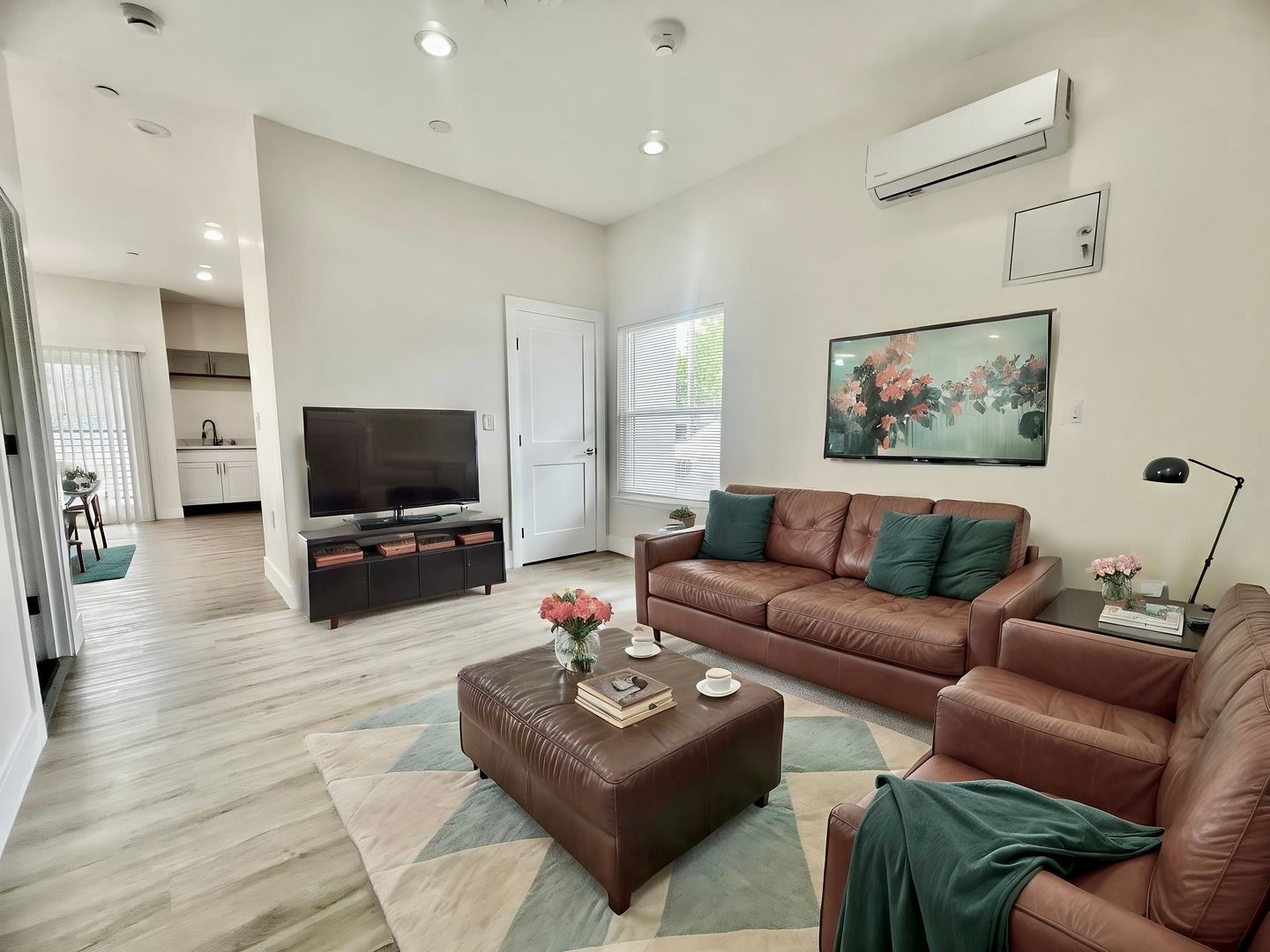 Sacramento Apartment: 3000 T St  - 100