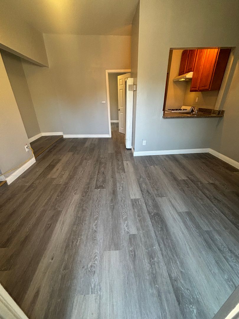 Oakland Apartment: 71 Pearl St.