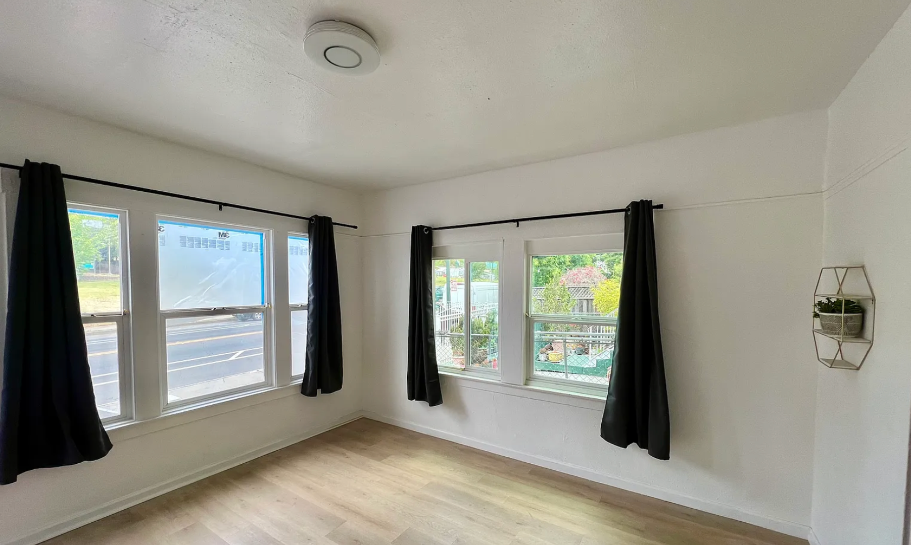 Oakland Apartment: 1633 Foothill Blvd