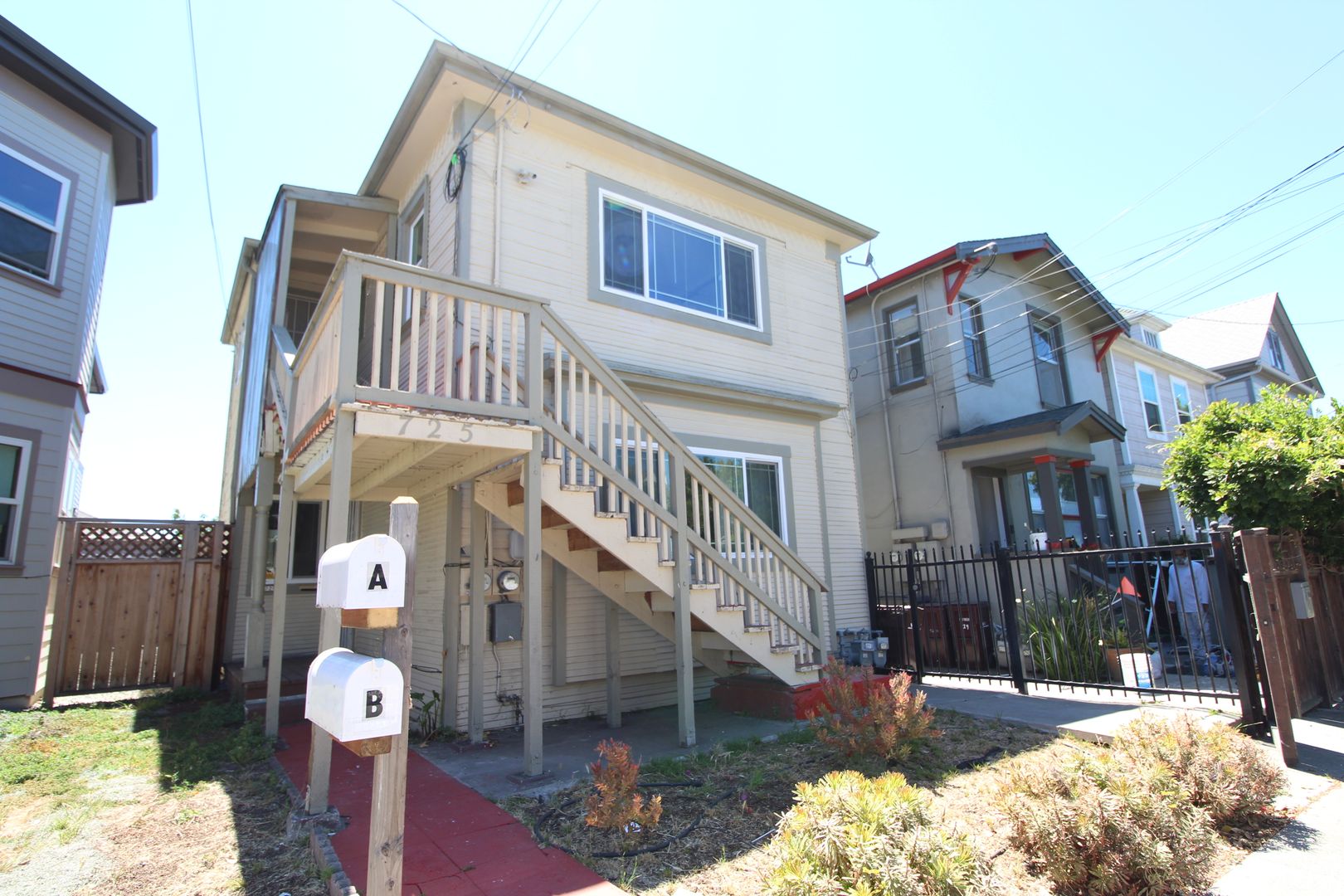 Oakland Apartment: 725 44th St.