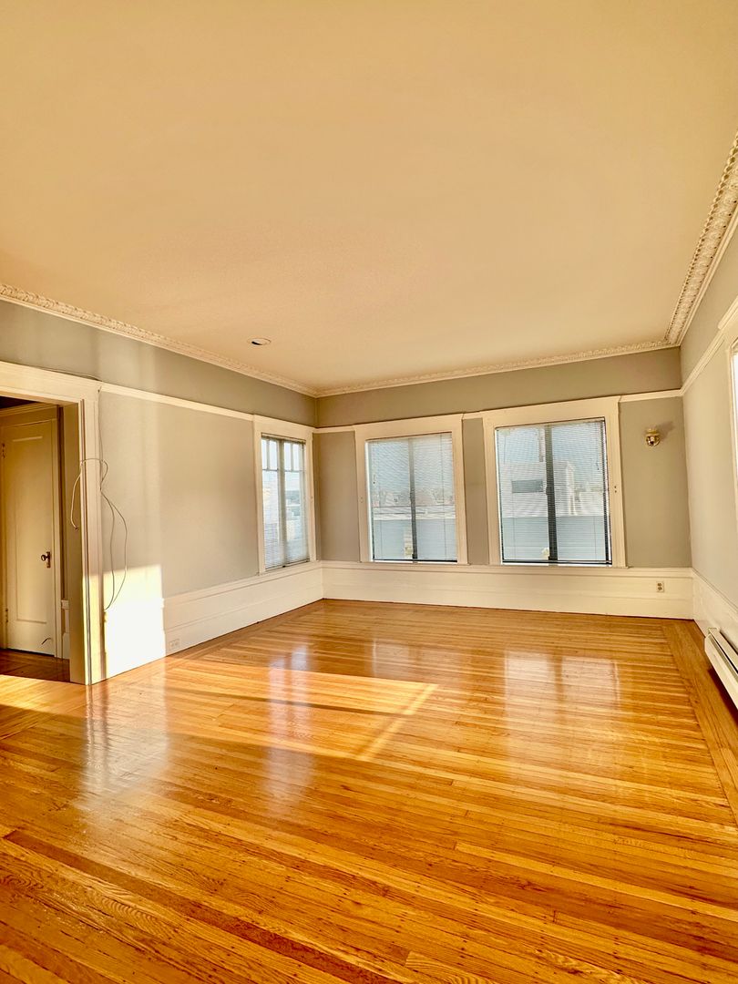 Oakland Apartment: 239 Foothill Blvd.