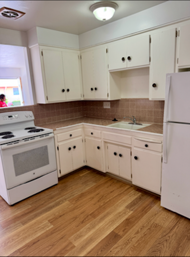 Sacramento House: 6105 44th St.