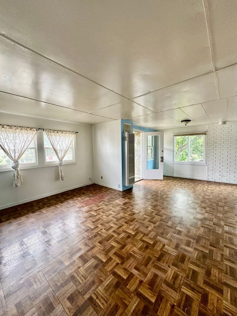 Vallejo Apartment: 825 Carolina St