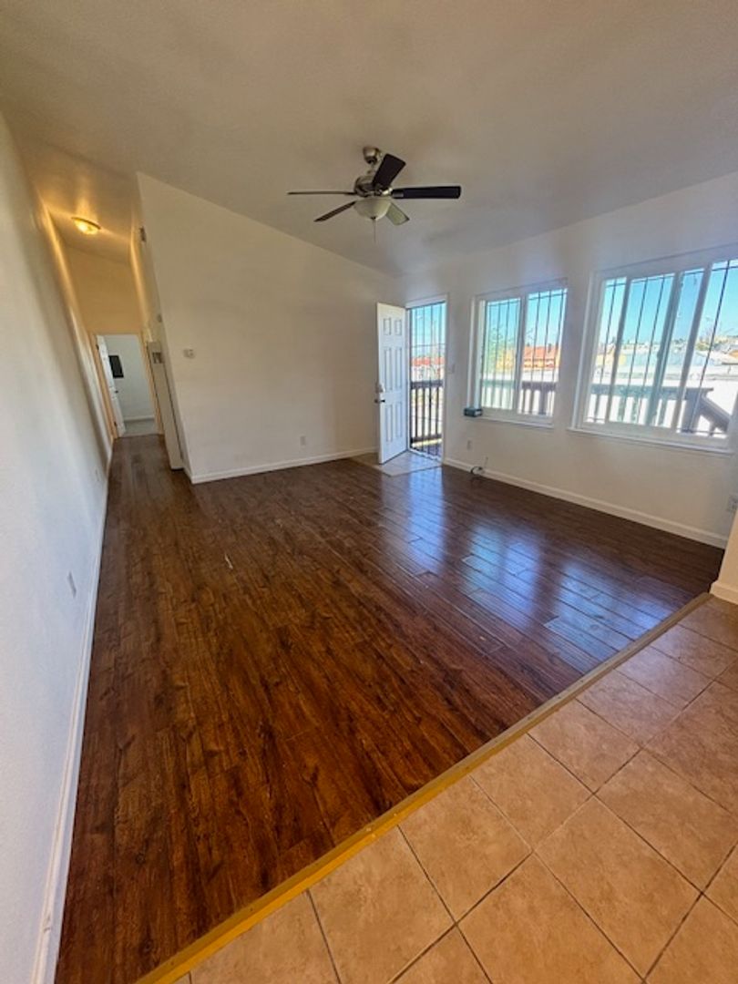 Oakland Apartment: 8290 Macarthur Blvd