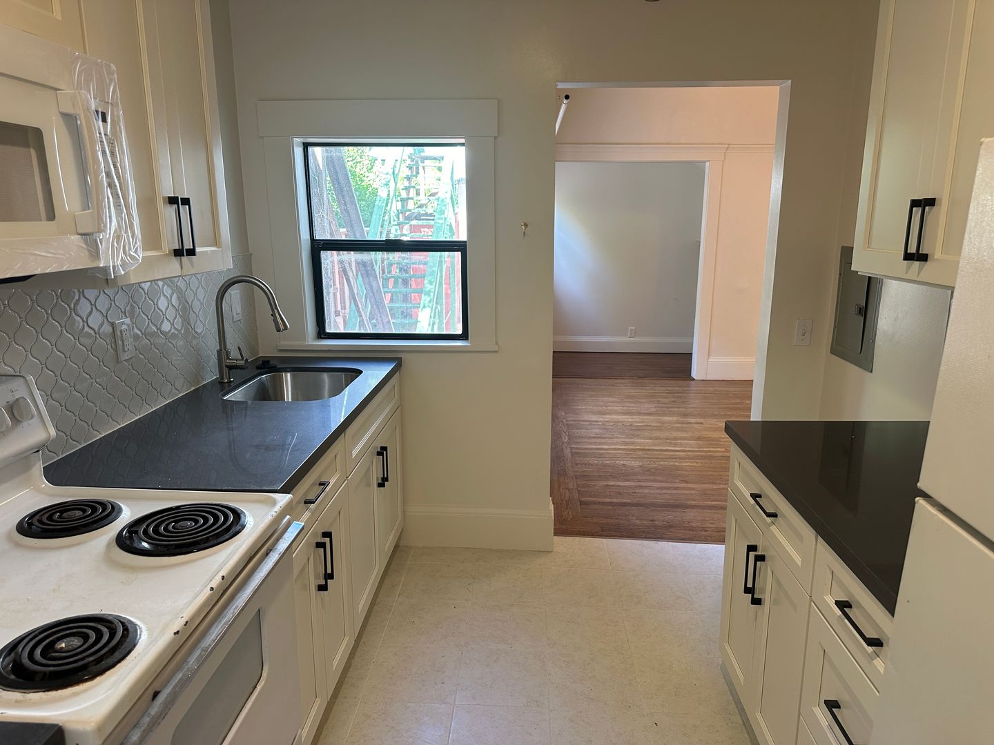 Oakland Townhome: 423 49th St