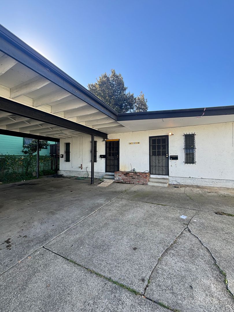 Vallejo Apartment: 1119 Florida Street