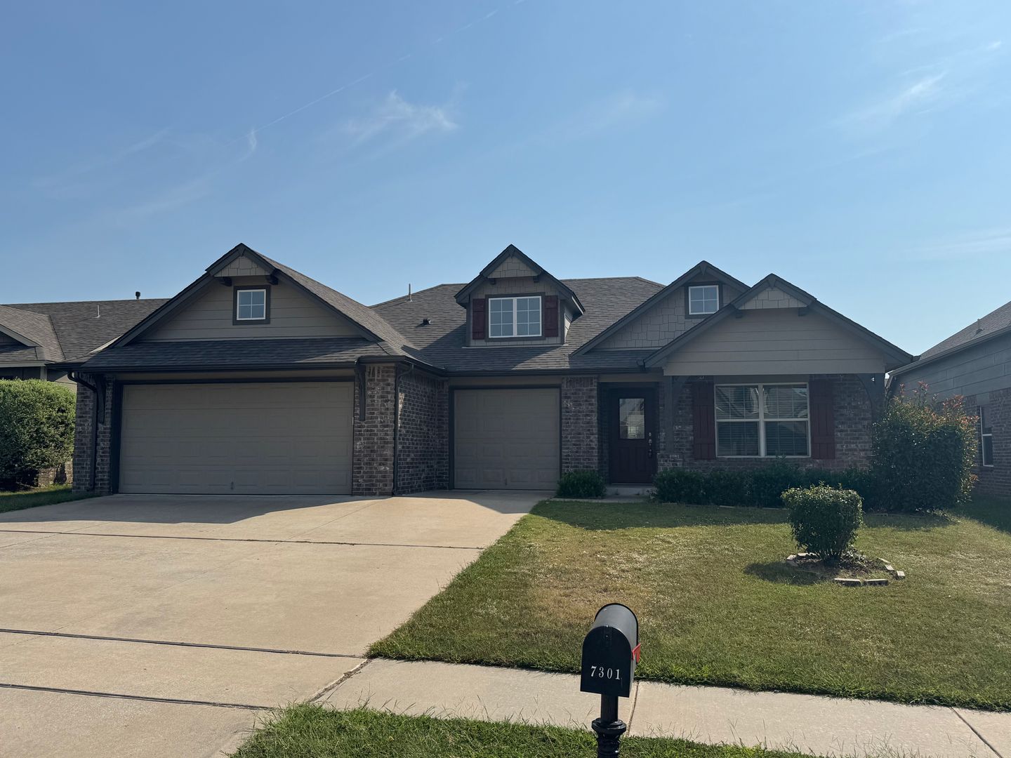 Broken Arrow House: 7301 S. Magnolia Ave.