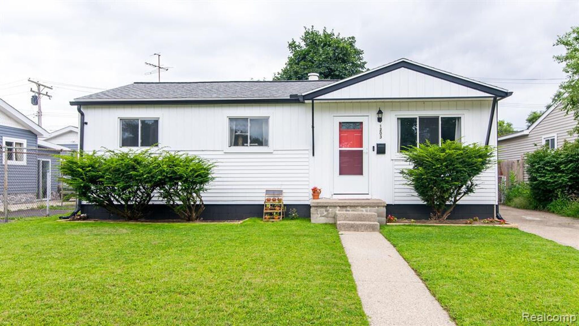 Ypsilanti House: 1203 Commonwealth Ave.