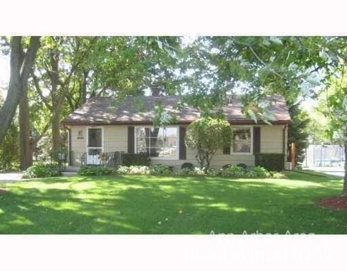 Dexter House: 7425 Ann Arbor Rd.