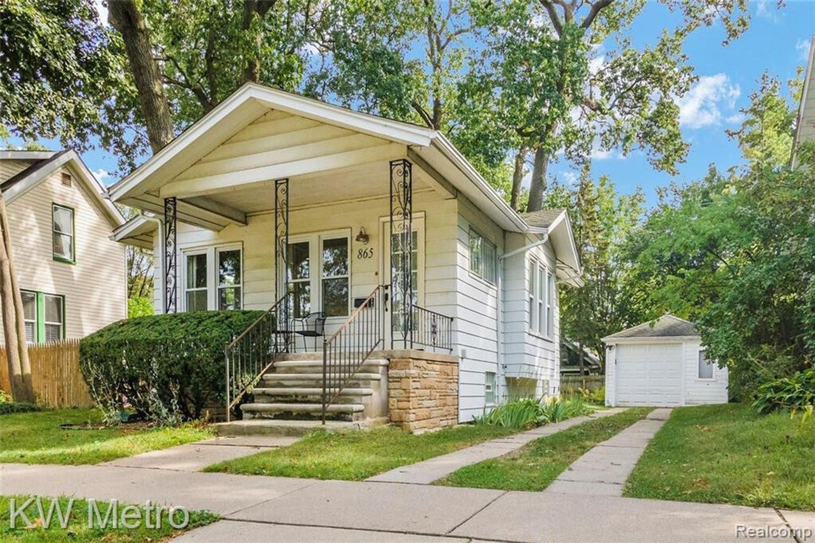 Ferndale House: 865 Marshall