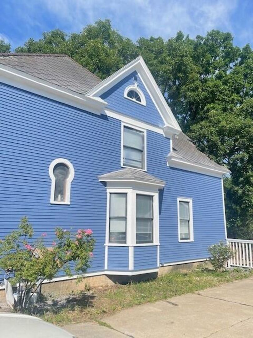 Saline Apartment: 116 W. Mckay - Saline, MI 48176