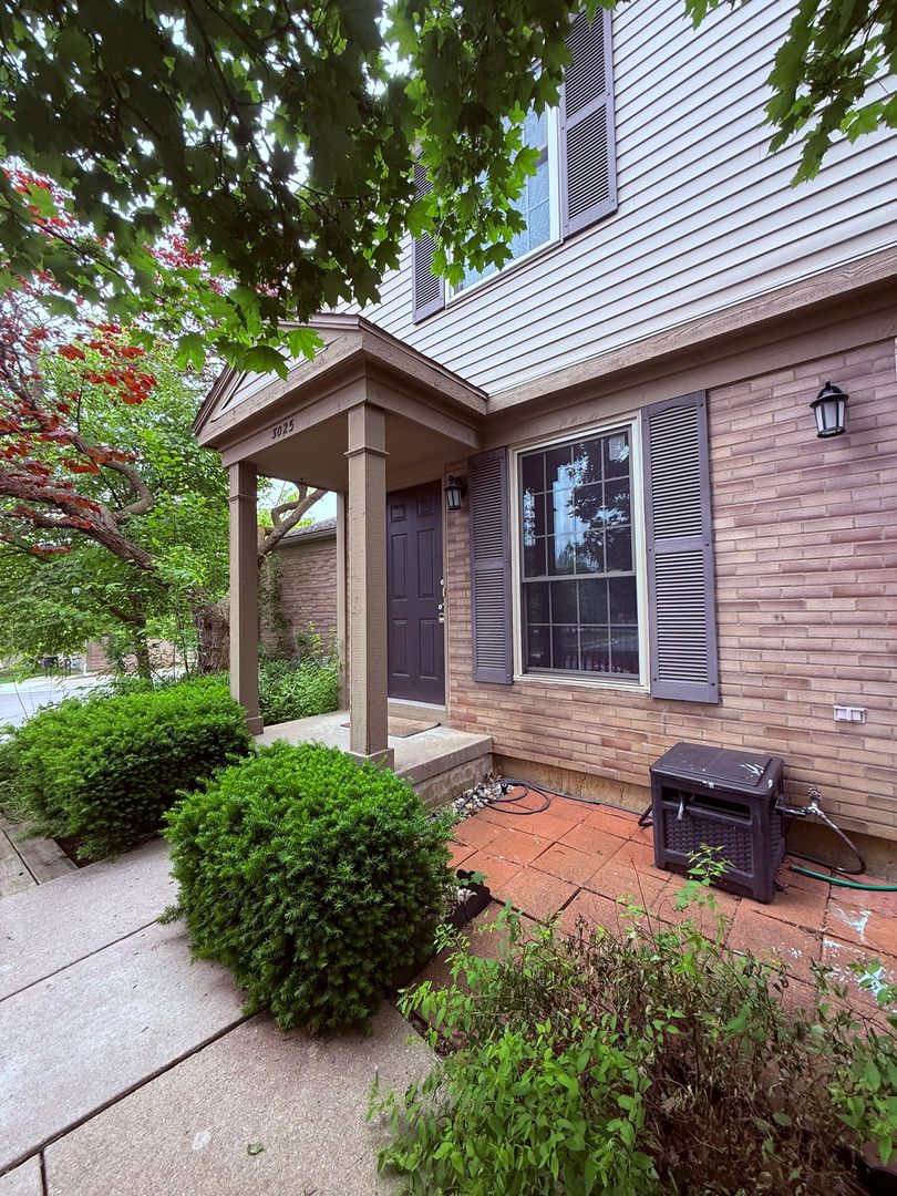 Ann Arbor House: 3025 Forest Creek Ct